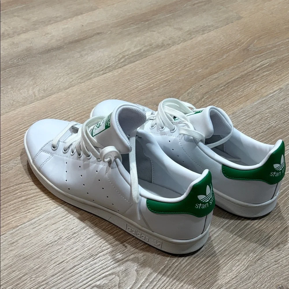 Adidas White and Green Stan Smith Shoes - Picture 4 of 11